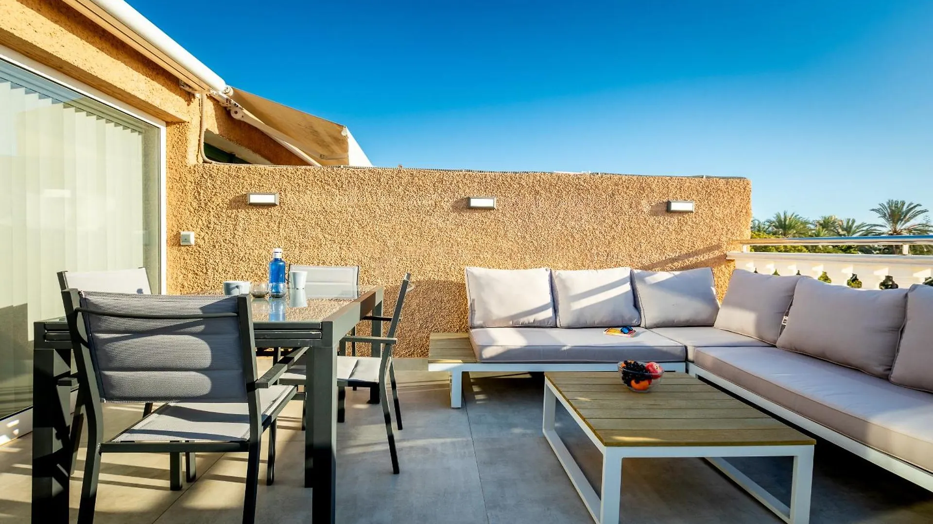 Chic Apartment With Great Terrace Playa de las Americas  Spanien