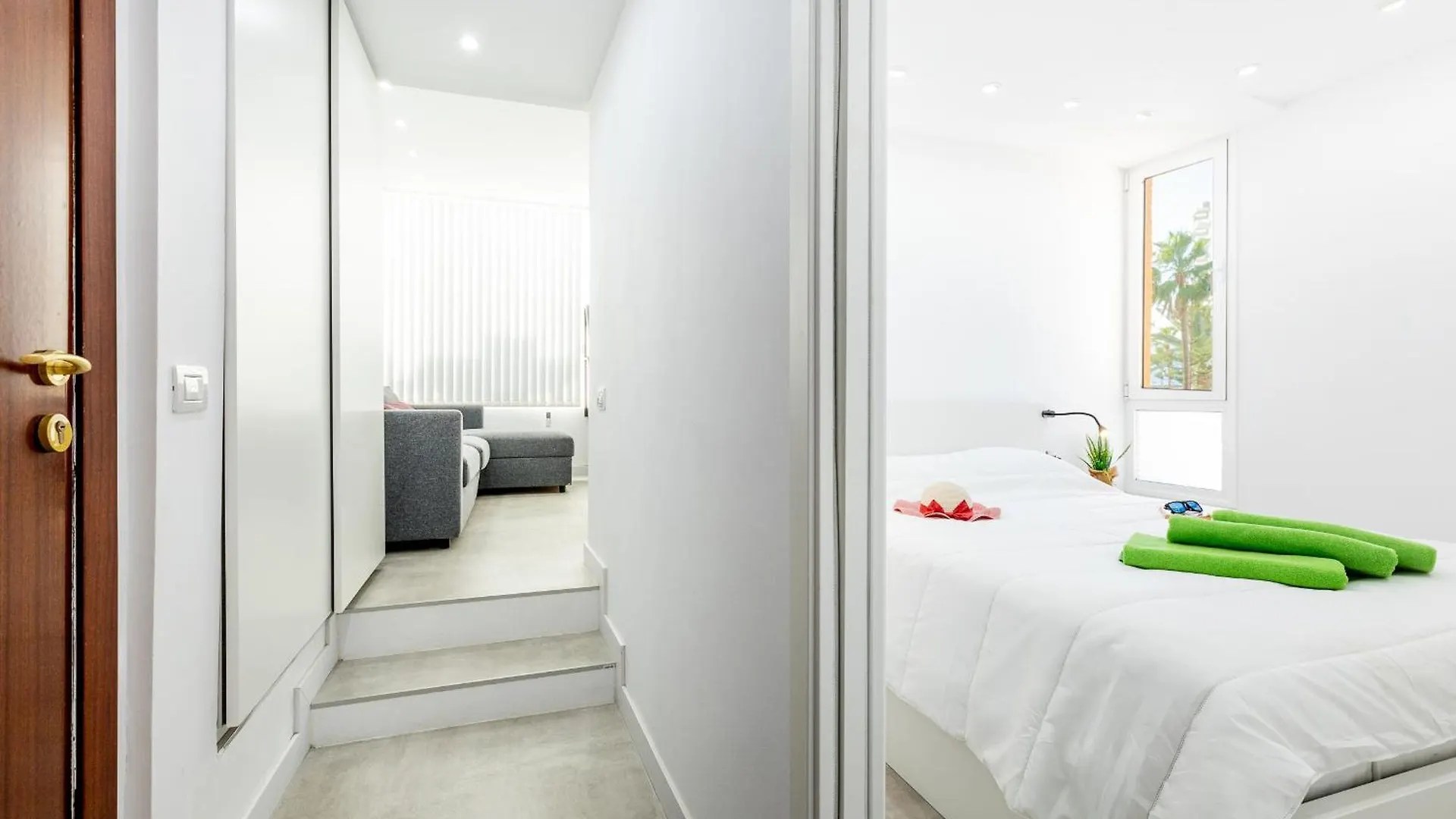 Chic Apartment With Great Terrace Playa de las Americas  Spanien