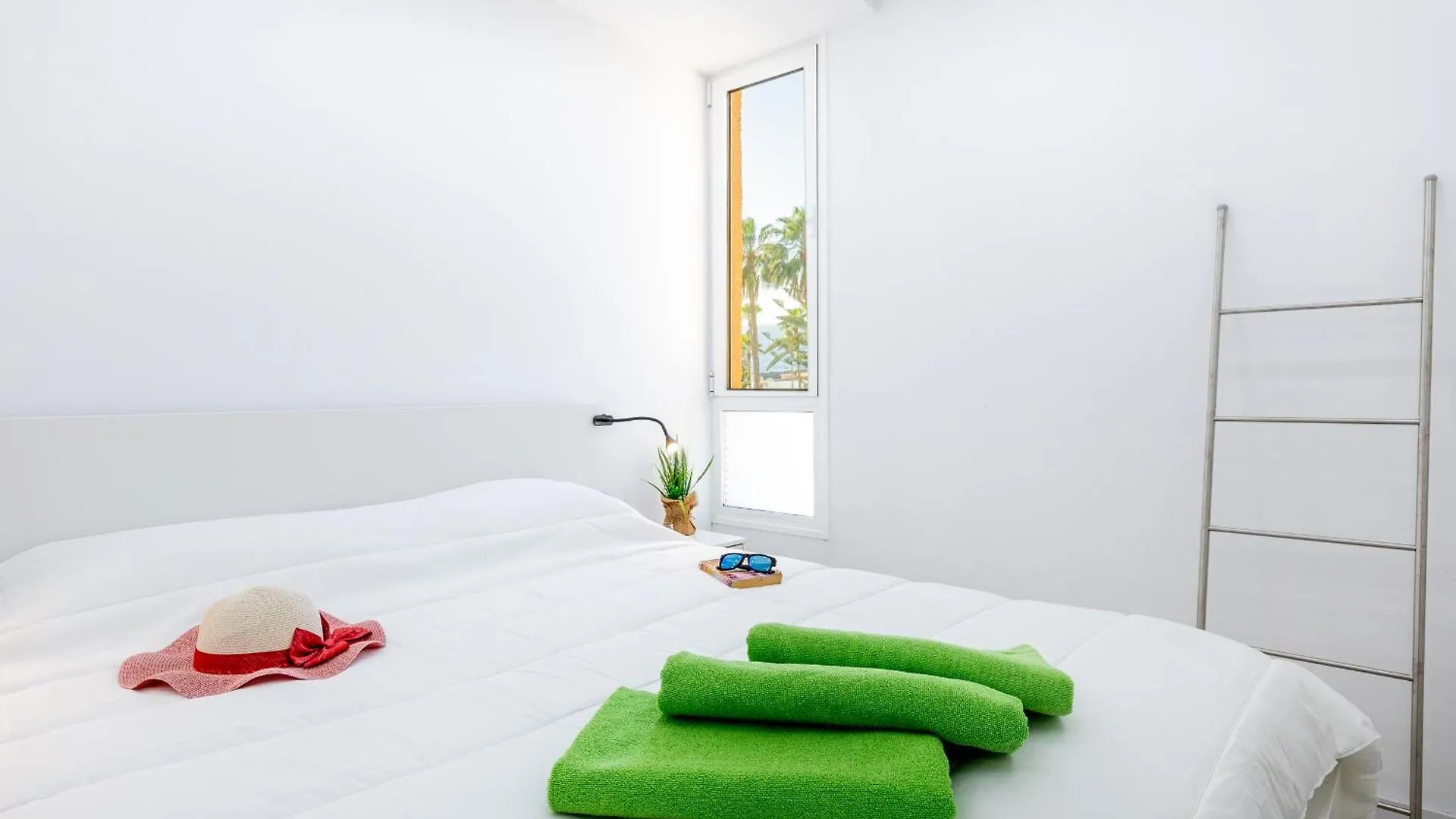 Chic Apartment With Great Terrace Playa de las Americas